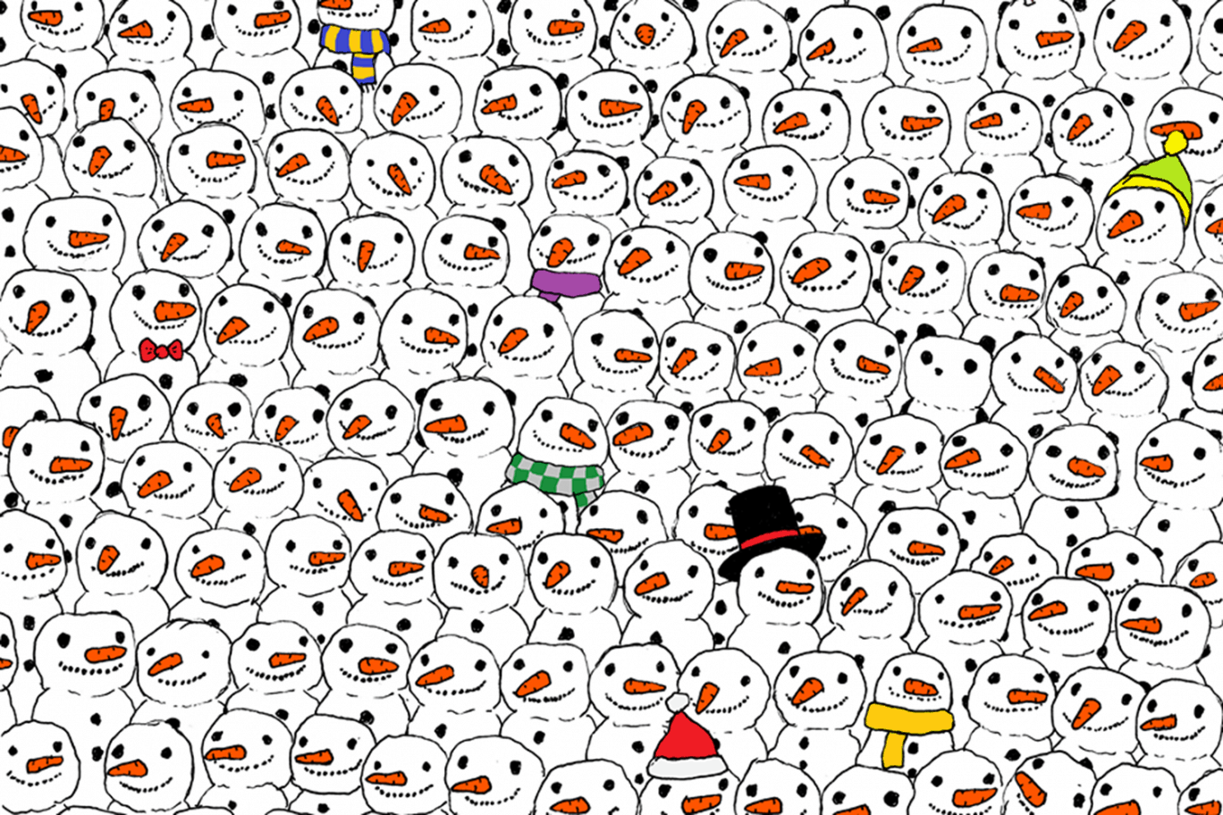 Панда среди снеговиков