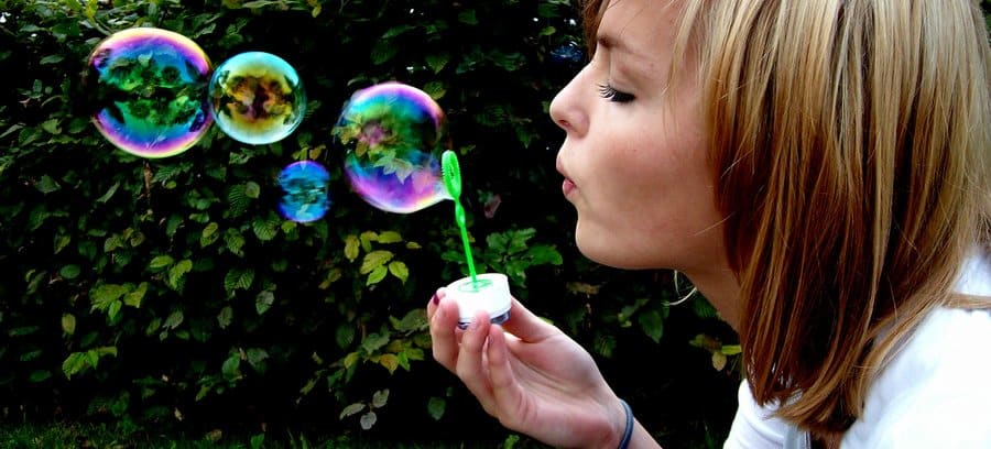 blowing_bubbles
