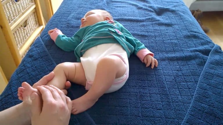 baby massage stop crying