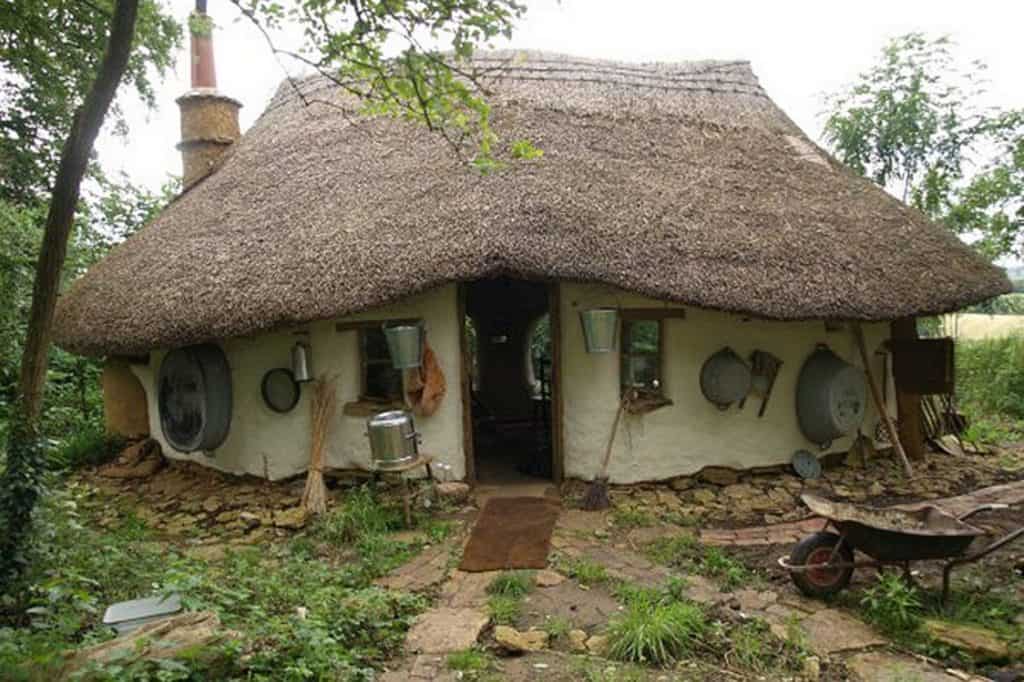 diy tiny hobbit house